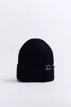 Шапка-бини вязаная с металлическим пирсингом