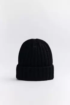 Шапка-бини вязаная в крупный рубчик