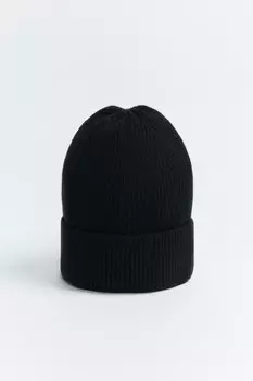 Шапка-бини вязаная в рубчик