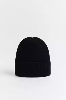 Шапка-бини вязаная в рубчик