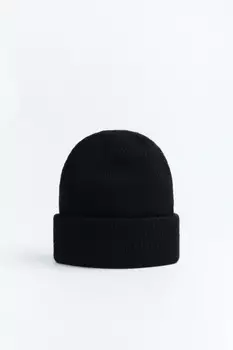 Шапка-бини вязаная в рубчик