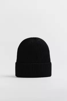 Шапка-бини вязаная в рубчик