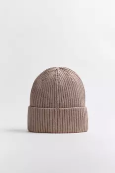 Шапка-бини вязаная в рубчик