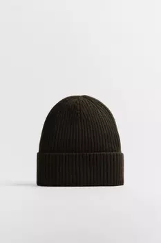 Шапка-бини вязаная в рубчик