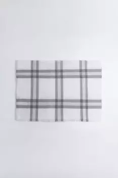 Шарф тонкой вязки в крупную клетку