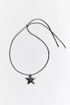 Колье-шнурок с подвеской в виде звезды