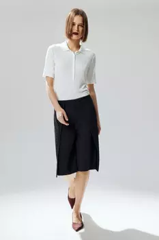 Шорты-бермуды с декоративными запахами