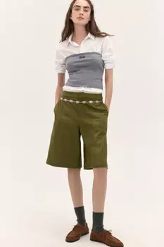 Шорты-бермуды с замшевой фактурой