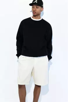 Шорты костюмные с защипами на поясе