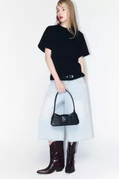 Сумка-багет лакированная под рептилию