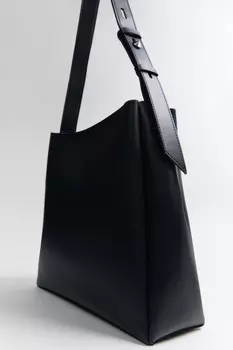 Сумка-тоут с металлическим декором на ремне