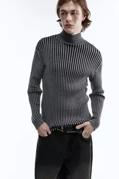 Свитер-бадлон вязаный облегающий