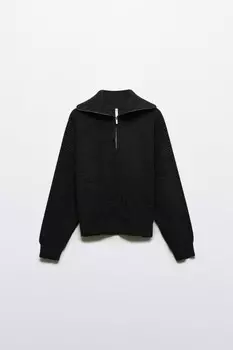 Свитер-полузамок в рубчик