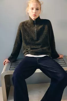 Свитер с воротником на молнии