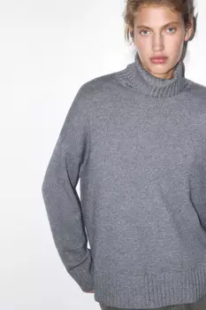 Свитер свободный с боковыми разрезами