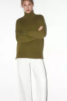 Свитер свободный с боковыми разрезами