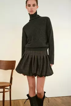 Свитер свободный с воротником