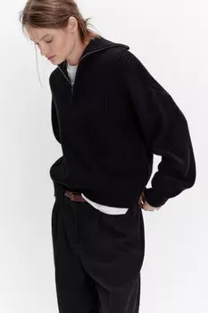 Свитер в рубчик с воротником на молнии