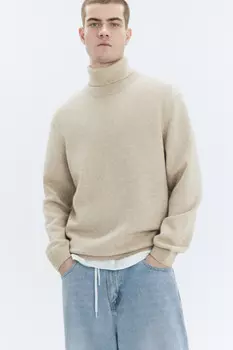 Свитер-водолазка тонкой вязки с воротником