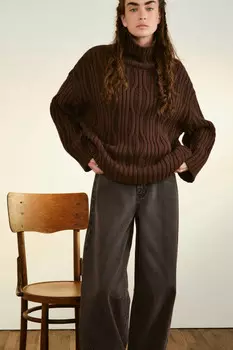 Свитер вязаный с узором