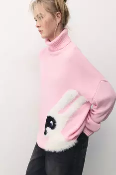 Свитер вязаный свободный с пушистым зайцем