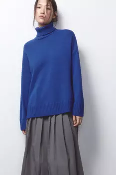 Свитер вязаный свободный с воротником