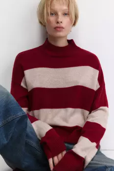 Свитер вязаный укороченный с воротником-стойкой