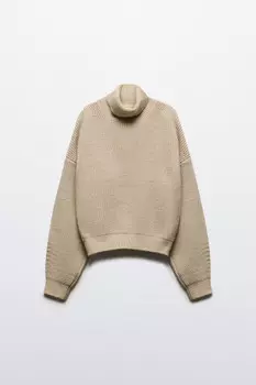 Свитер вязаный в рубчик с воротником