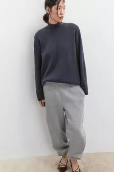 Свитер вязаный вискозный с воротником-стойкой