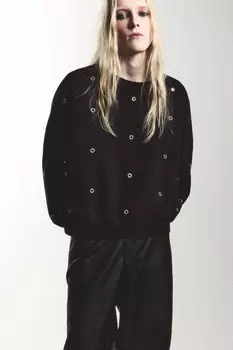 Свитшот из футера с металлическими люверсами