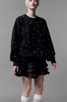 Свитшот из футера с жемчужными бусинами