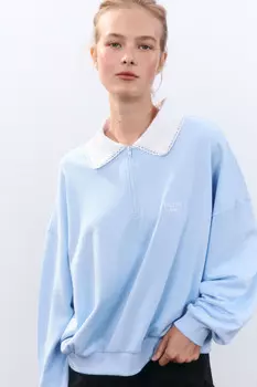 Свитшот с кружевным воротником