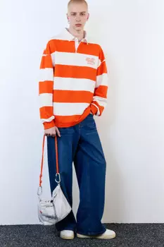 Свитшот в полоску с надписью на груди