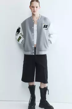Толстовка-бомбер oversize с патчами