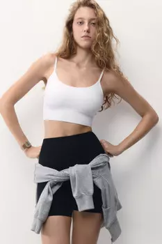 Топ-бюстгальтер бесшовный на тонких бретелях