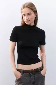 Топ-футболка с воротником-стойкой