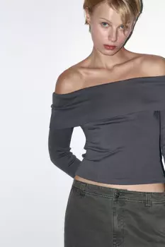 Топ-лонгслив off shoulders в рубчик