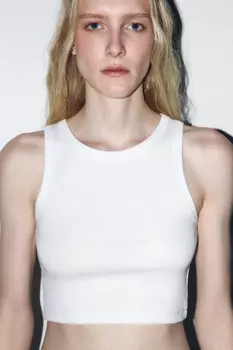 Топ-майка в рубчик на широких бретелях