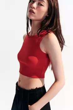 Топ-майка в рубчик на широких бретелях