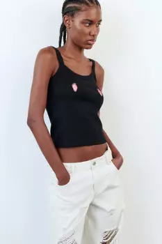 Топ-майка в рубчик с кружевом и принтом