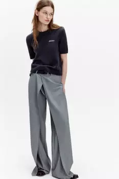 Топ вязаный с вышивкой на груди