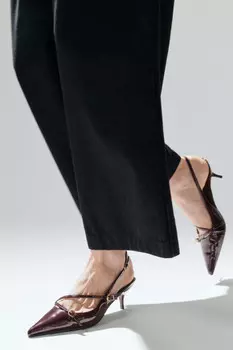 Туфли-слингбэки с ремешками и пряжками