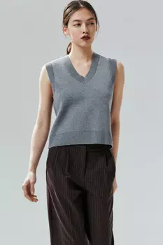 Жилет из вязаного трикотажа