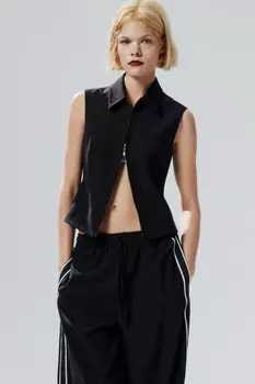 Жилет на молнии с отложным воротником