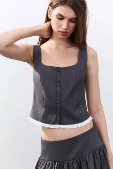 Жилет облегающий с оборками