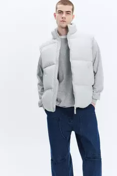 Жилет стеганый с воротником-стойкой