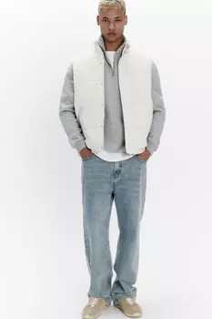 Жилет стеганый утепленный с воротником-стойкой