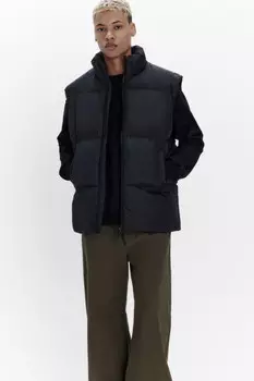 Жилет стеганый утепленный с воротником-стойкой