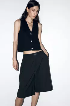 Жилет трикотажный укороченный на пуговицах