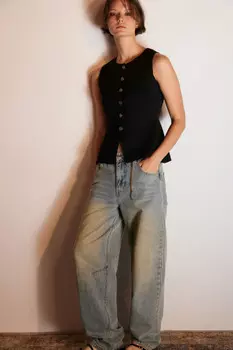 Жилет вязаный на пуговицах